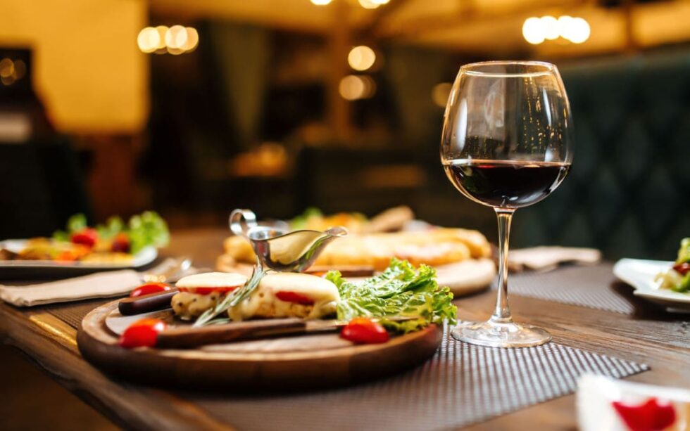 Come Si Assaggia Il Vino Al Ristorante Cantine Di Dolianova