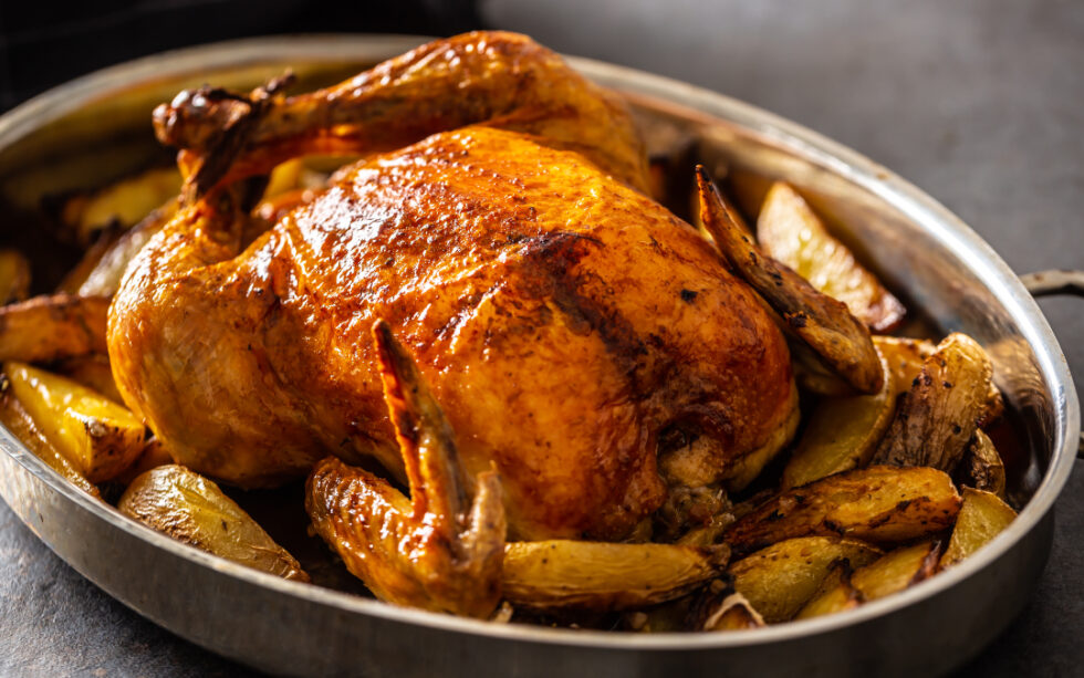 Ricetta pollo al forno con patate e vino bianco - Cantine di Dolianova